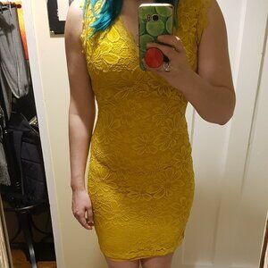 Yellow dress M